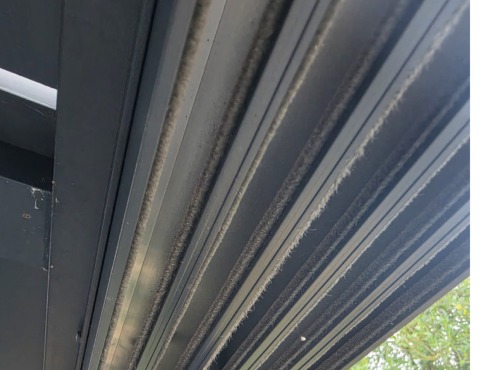 Detalle del borde de vidrio